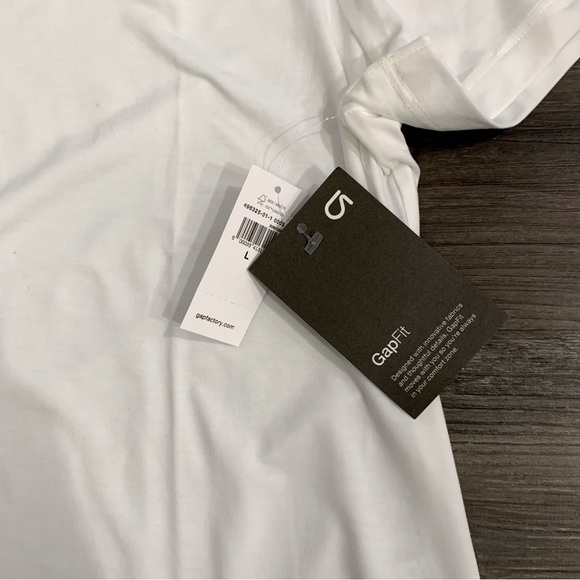 NWT White Long Cropped GatFit Tee - Picture 3 of 7